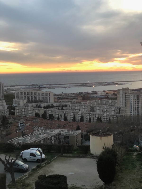 Appartement Type 3 de 49 m² avec une vue dégagée sur la mer dans le 15eme arrondissement de Marseille