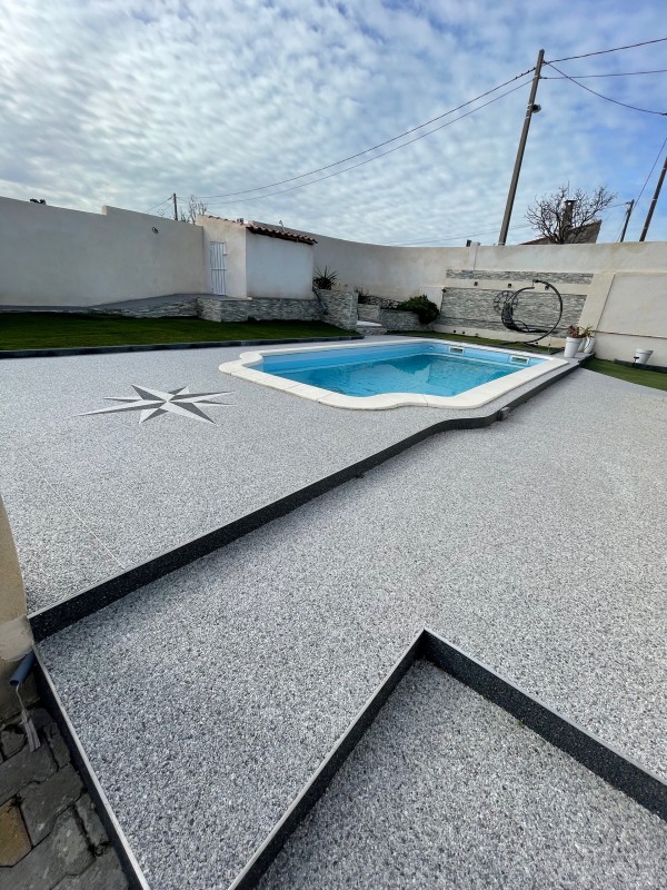 Maison type 4 d'environ 110 m² avec piscine et garage dans un secteur agréable de Marseille 15ème limitrophe aux Pennes Mirabeau