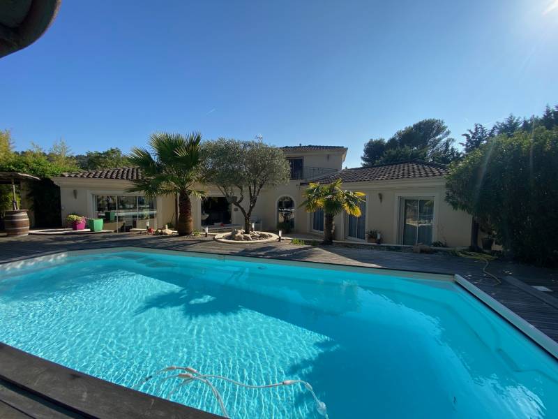 SUPERBE VILLA 175 M² + T2 DE 70 M² SEPTEMES LES VALLONS
