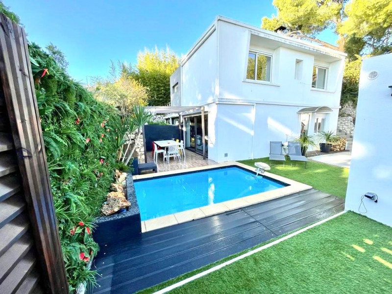 Villa type 4 de 141 m² avec piscine sur les hauteurs de L'Estaque proche de la mer sur une parcelle de 322 m²