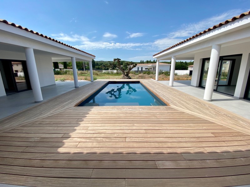 Sublime Villa type 5 de 200 m² de plain-pied sur un terrain de 4000 m2 plat avec piscine à Cabriès.