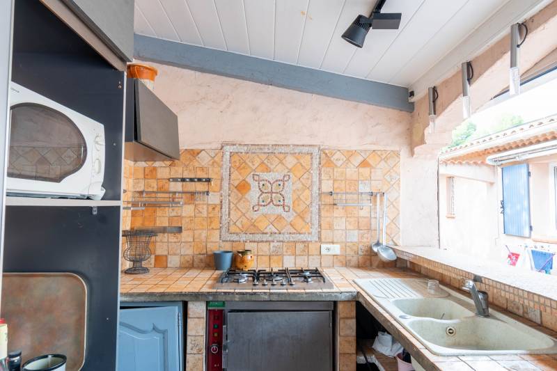 Maison T7 sur deux niveaux + piscine