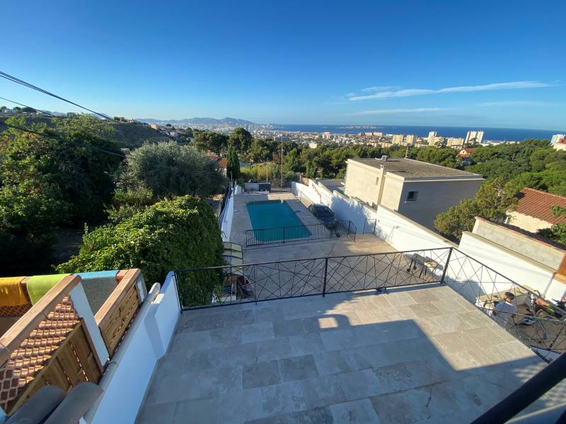 MARSEILLE 13015 les Borels, maison 150 m² avec piscine et vue mer